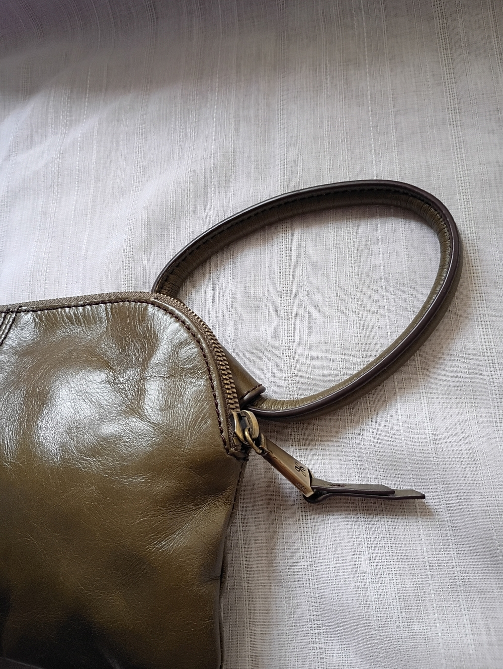 HOBO Olive Leather Wristlet Clutch Purse Women's Bags Designer Handbags Wallet - Picture 6 of 8